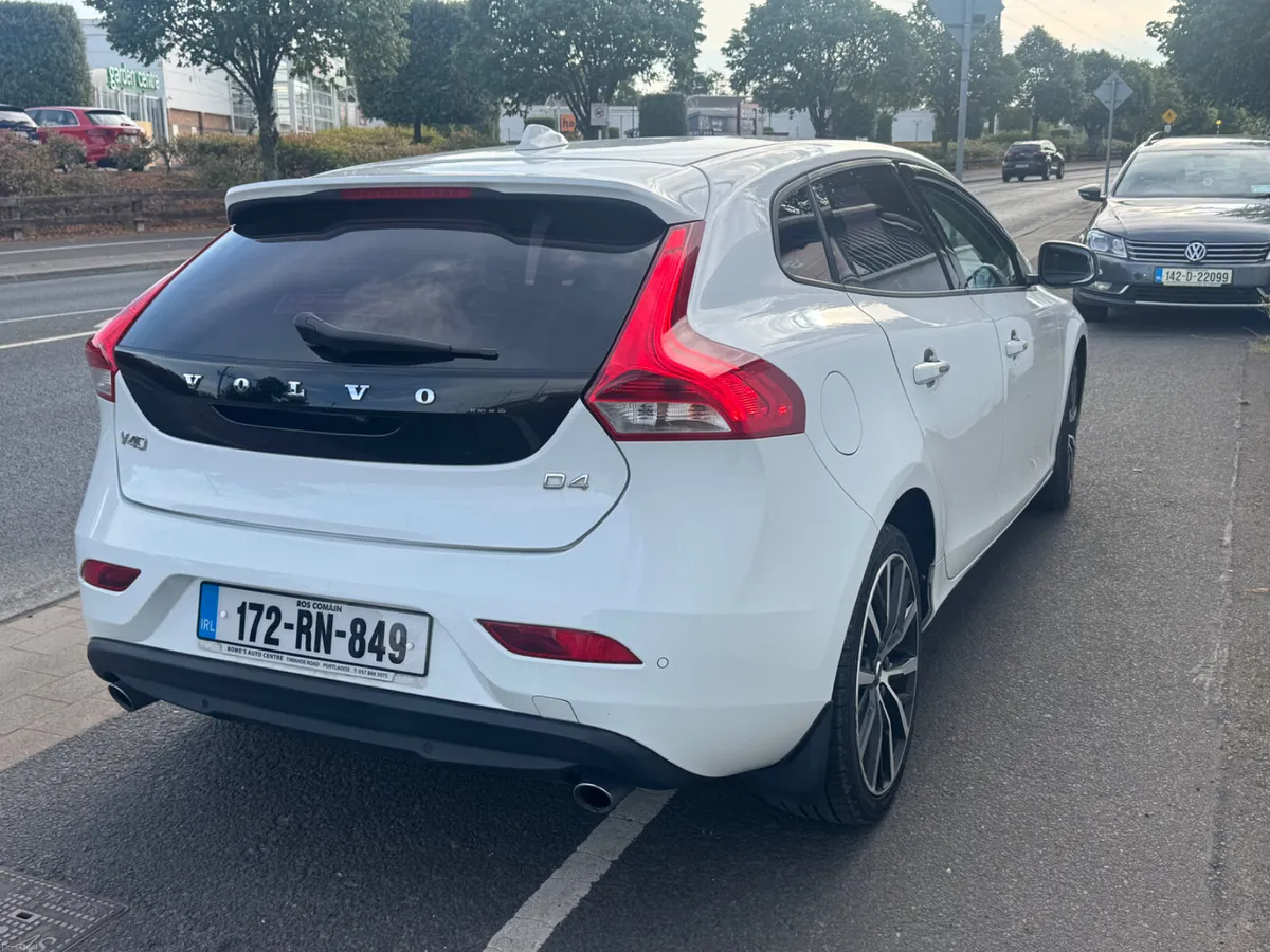 Volvo V40 2017 - Image 4