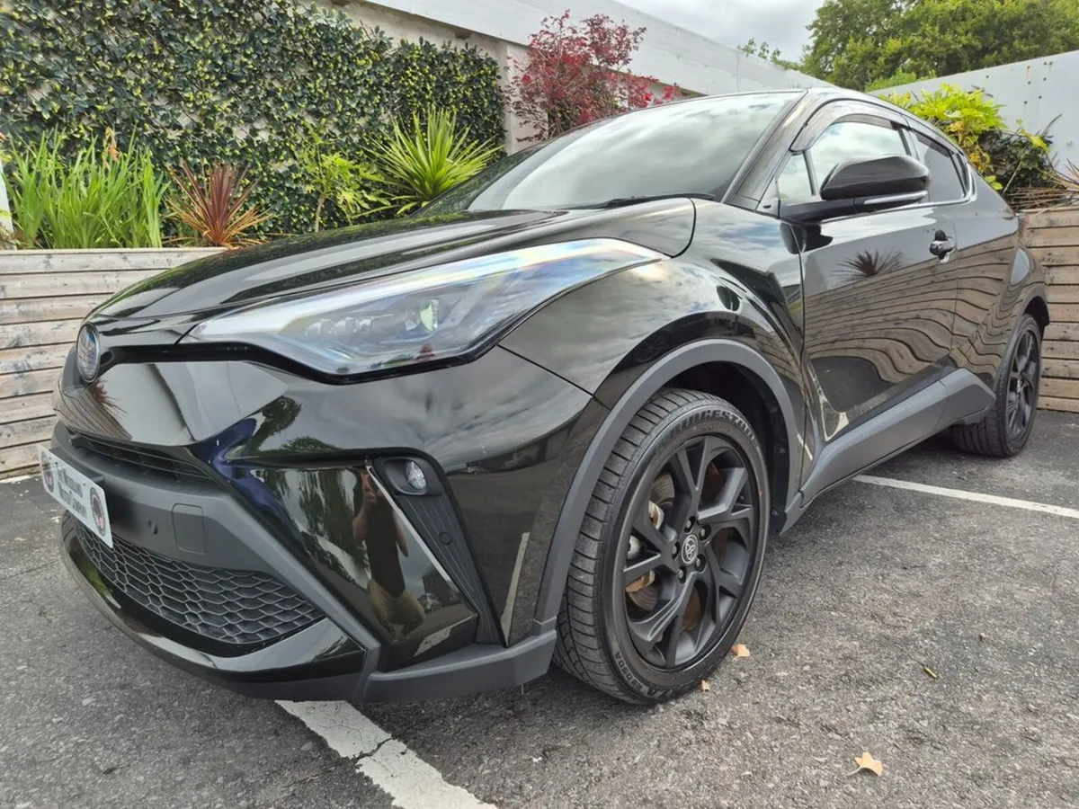 Toyota C-HR 1.8 HYBRID / SOL NERO EDITION WITH SAF - Image 1