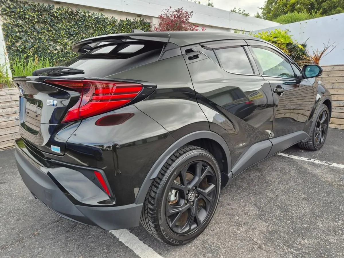 Toyota C-HR 1.8 HYBRID / SOL NERO EDITION WITH SAF - Image 6
