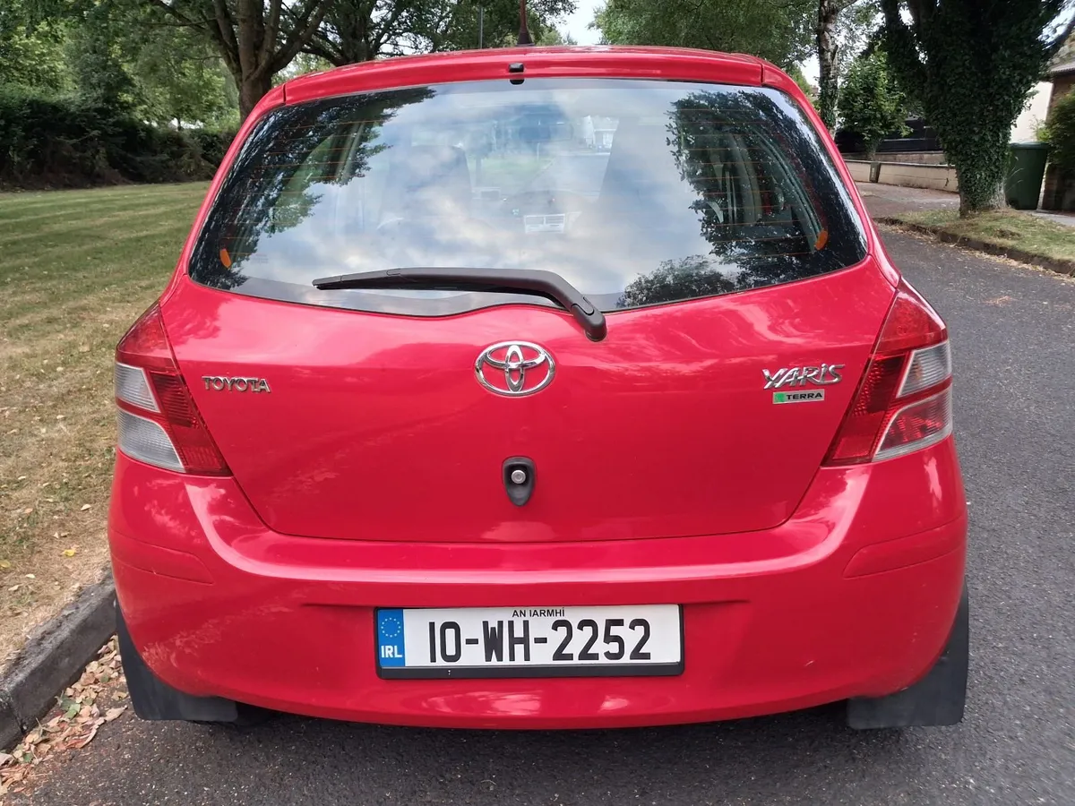 Toyota Yaris 2010 - Image 4