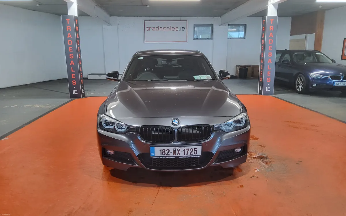BMW 3-Series 2018 - Image 2