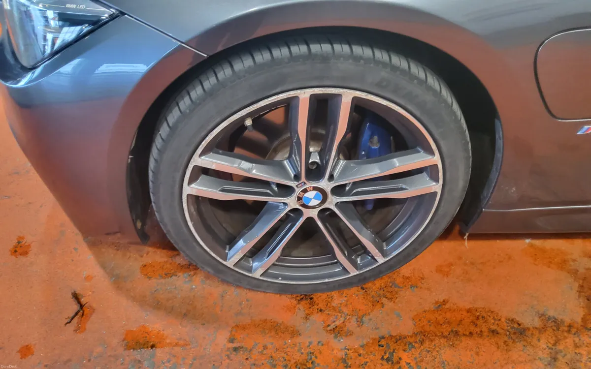 BMW 3-Series 2018 - Image 5