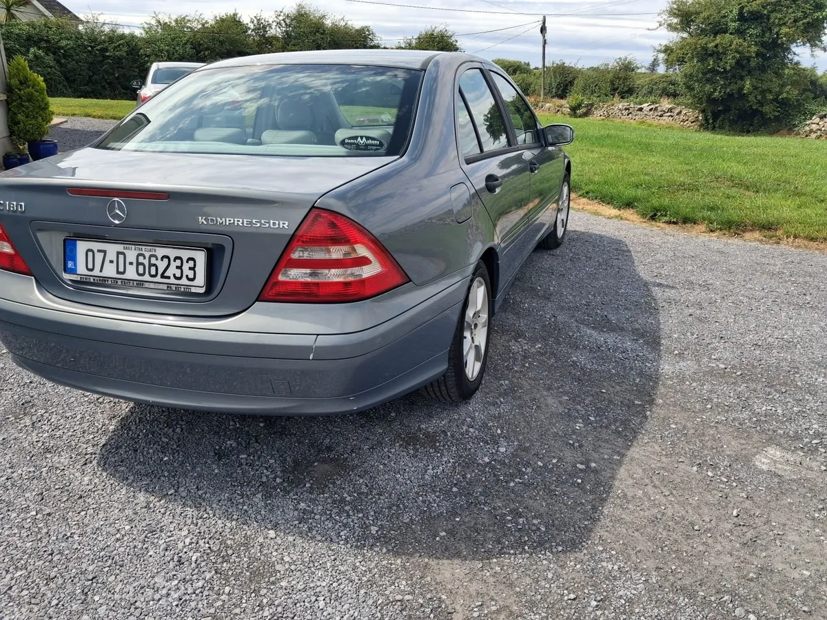 Mercedes-Benz C-Class 2007 - Image 2