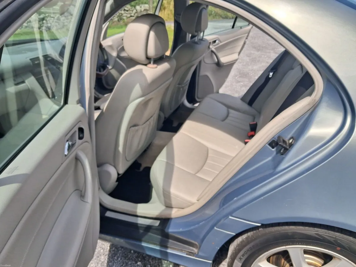 Mercedes-Benz C-Class 2007 - Image 4