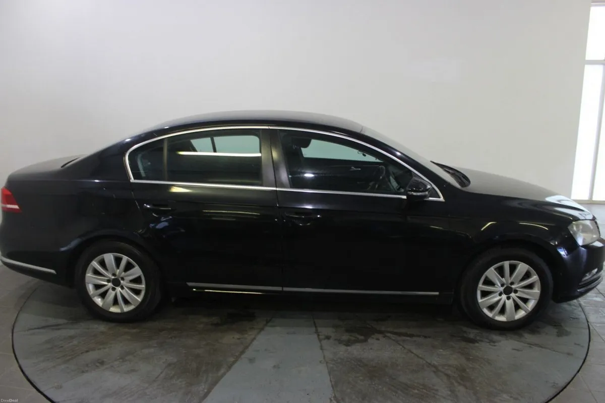 Volkswagen Passat 1.6 TDI COMFORTLINE - TENDER 32 - Image 2