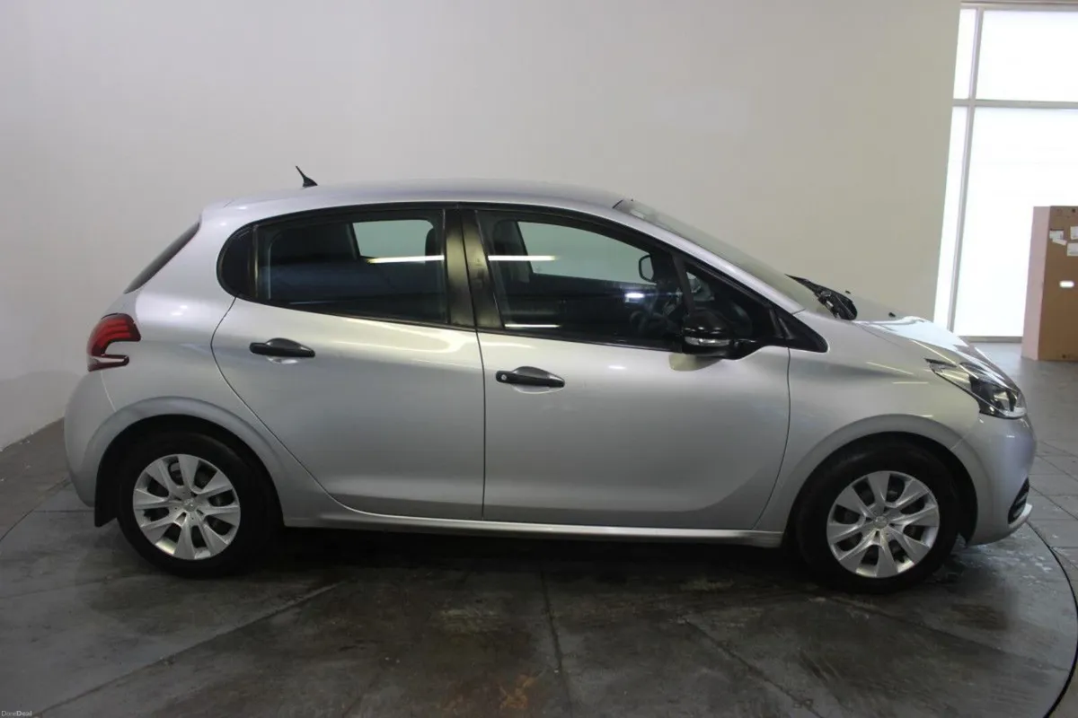 Peugeot 208 1.6 Blue Hdi 75 bhp Access 5dr - TENDE - Image 2