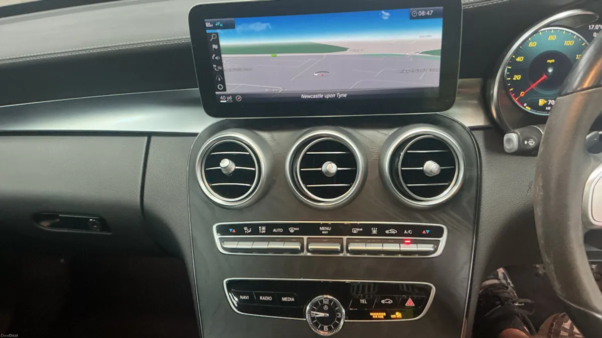 Mercedes Benz 300de NIGHT EDITION PREMIUM PLUS - Image 6