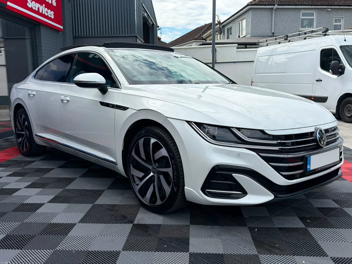 (241) Volkswagen Arteon R-Line eHybrid | Pano Roof - Image 4