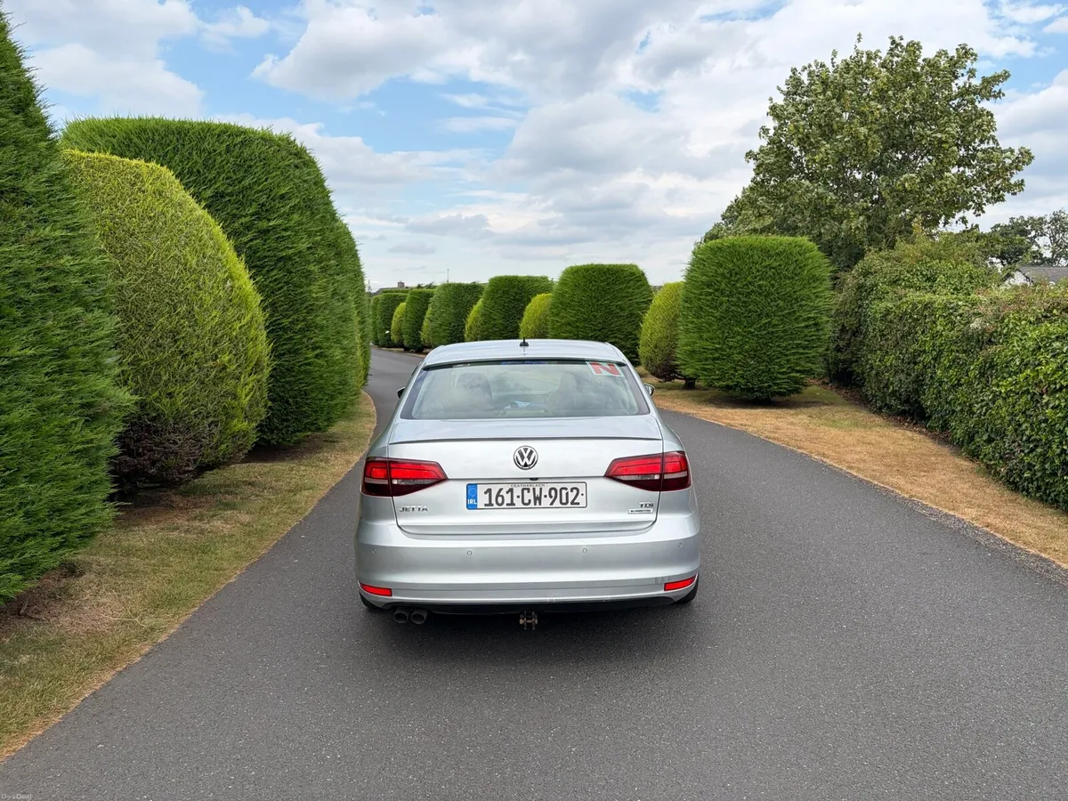 Volkswagen Jetta 2.0TDI - Image 3
