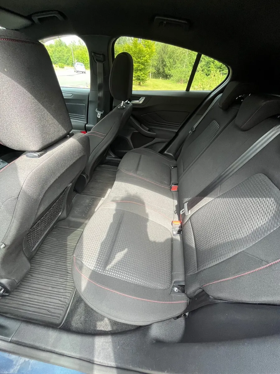 Ford Focus 2022 ST Line Eco Boost - Image 6