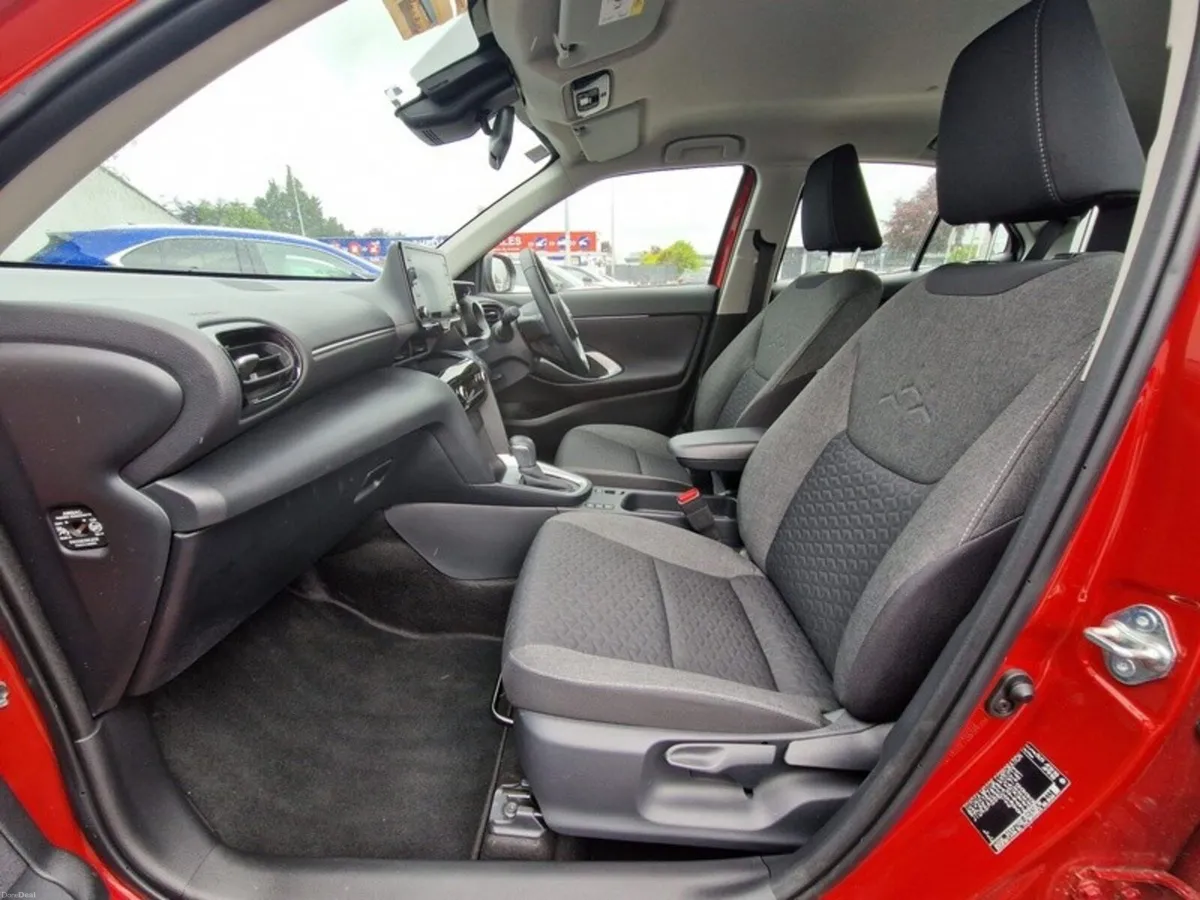 Toyota Yaris Cross 1.5 Hybrid Luna 5Dr {Demo} - Image 6