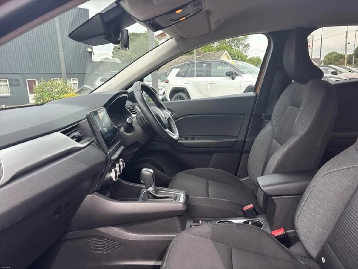Renault Captur ICONIC TCE 130 AUTO MY1 MY19 4DR A - Image 6