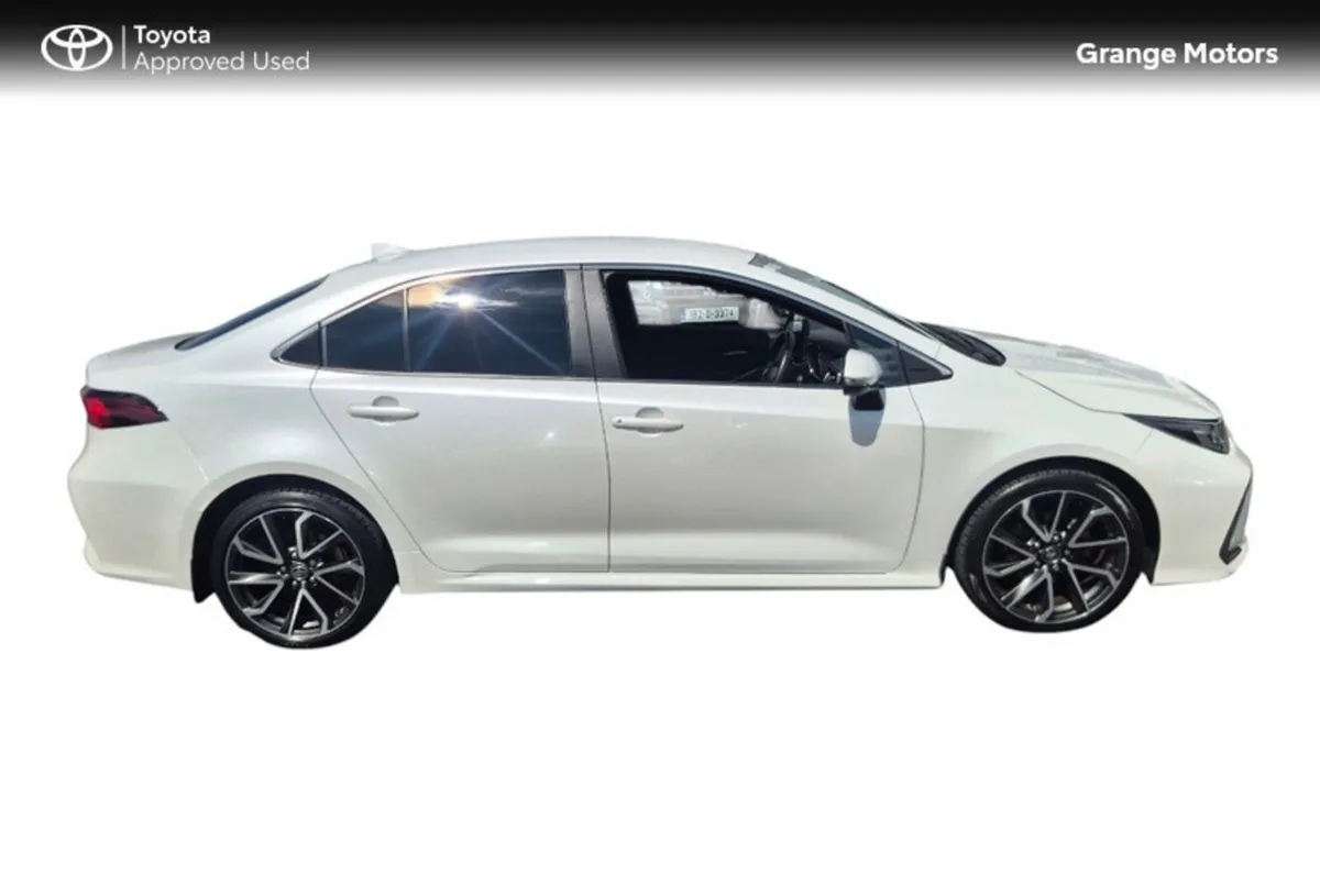 Toyota Corolla 1.8 HYBRID SOL SALOON - Image 3