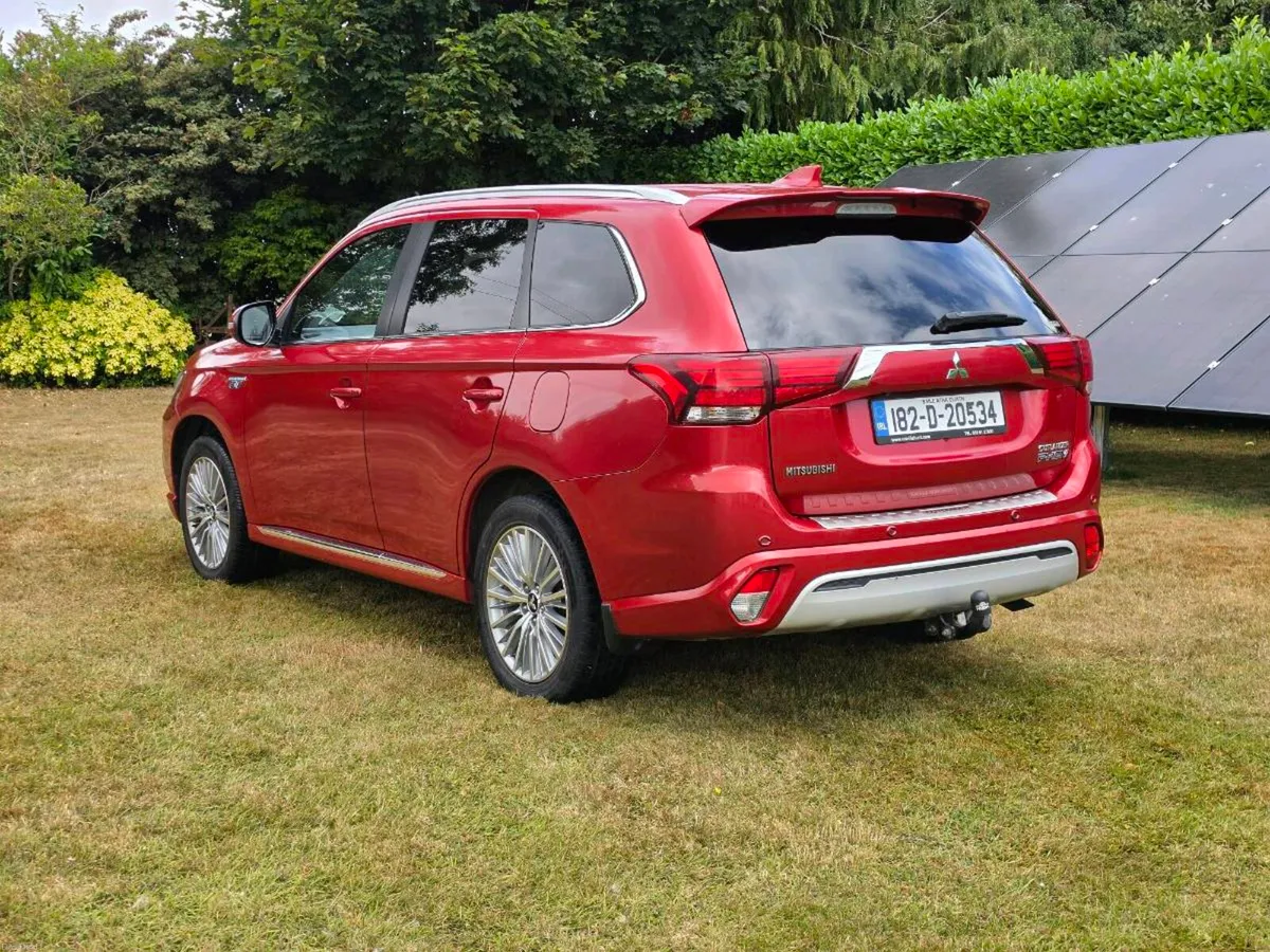 Mitsubishi Outlander PHEV - Image 6