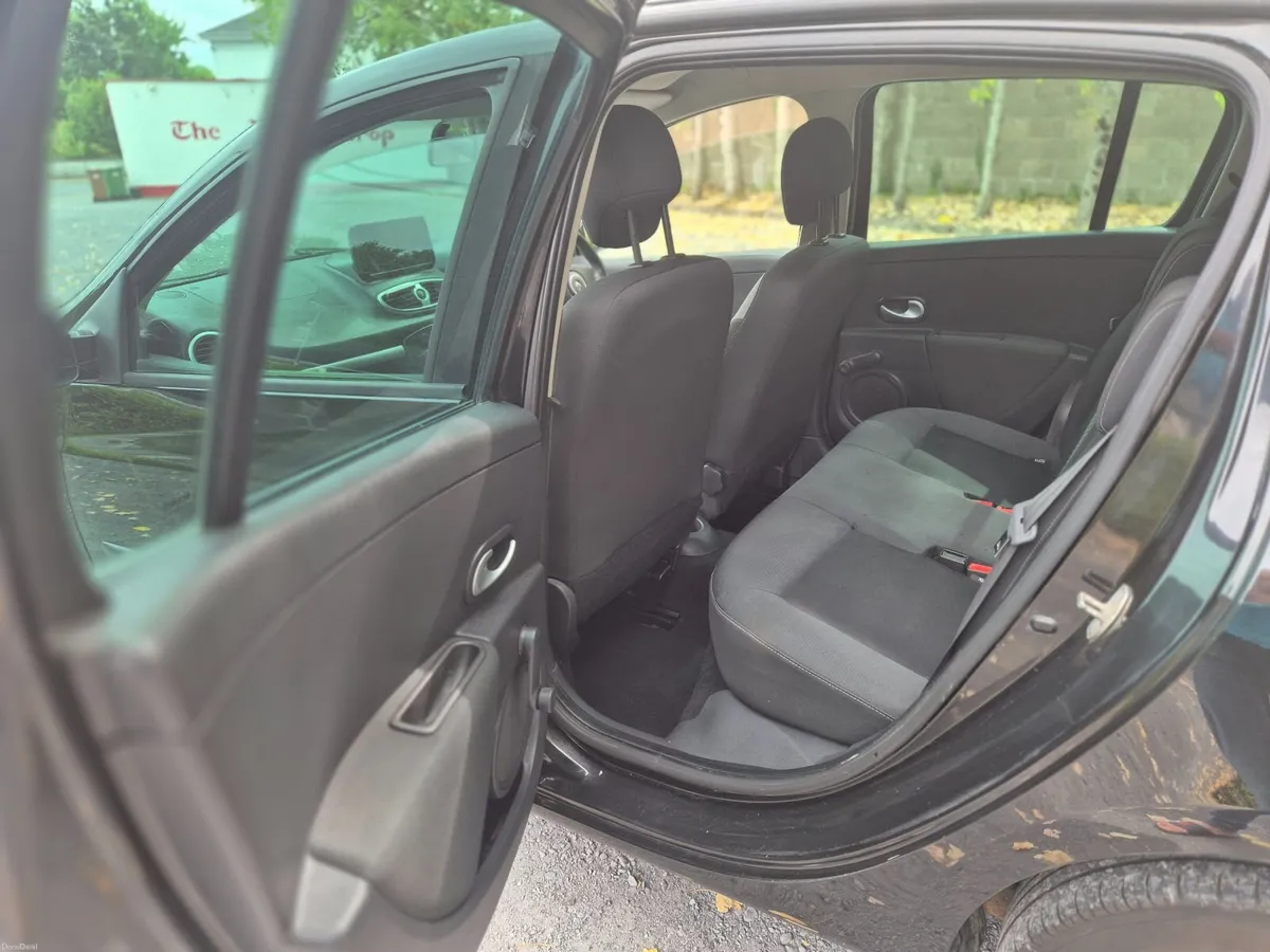 Renault Clio 2011 - Image 5