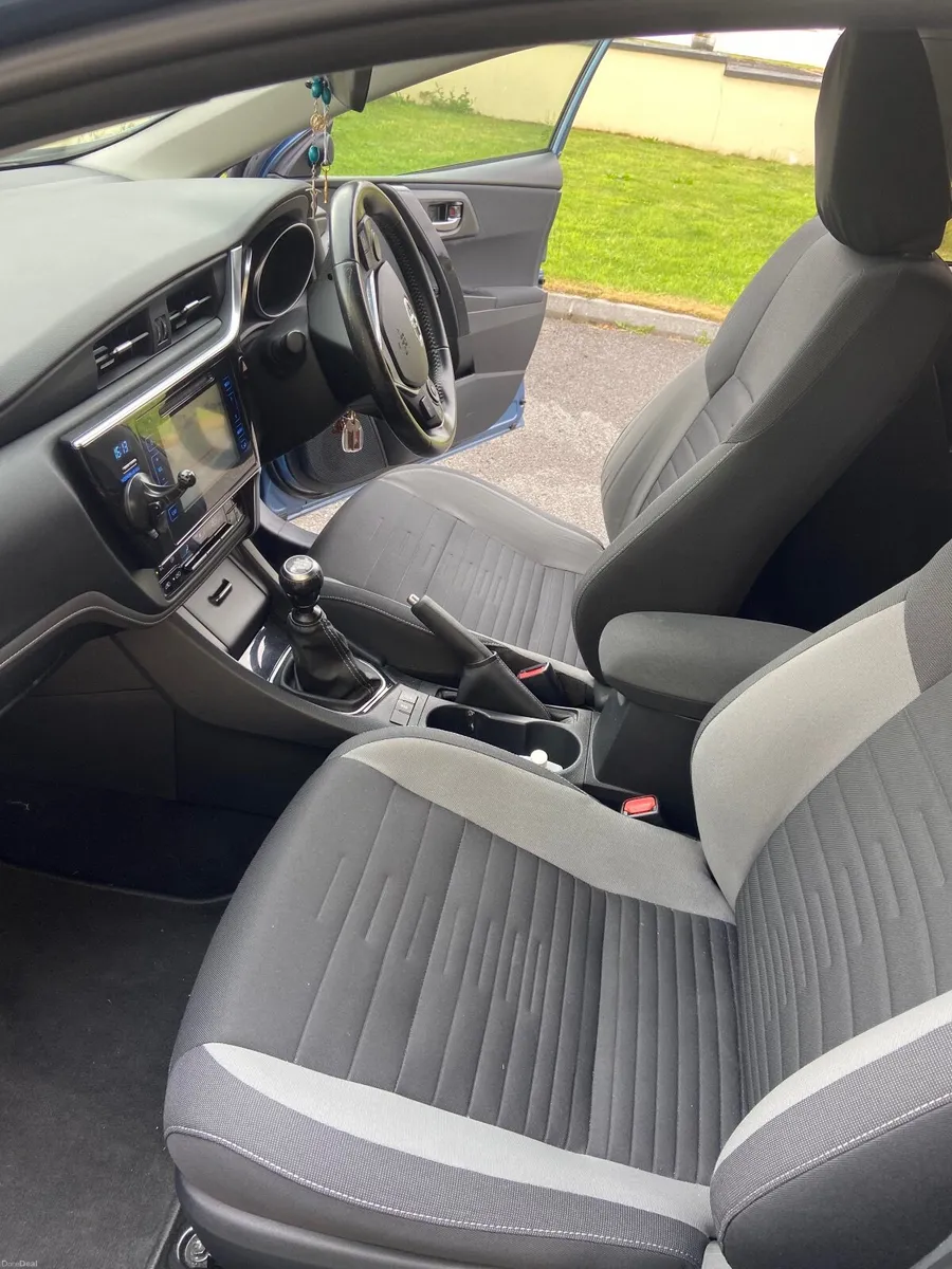 Toyota Auris 2018 - Image 6