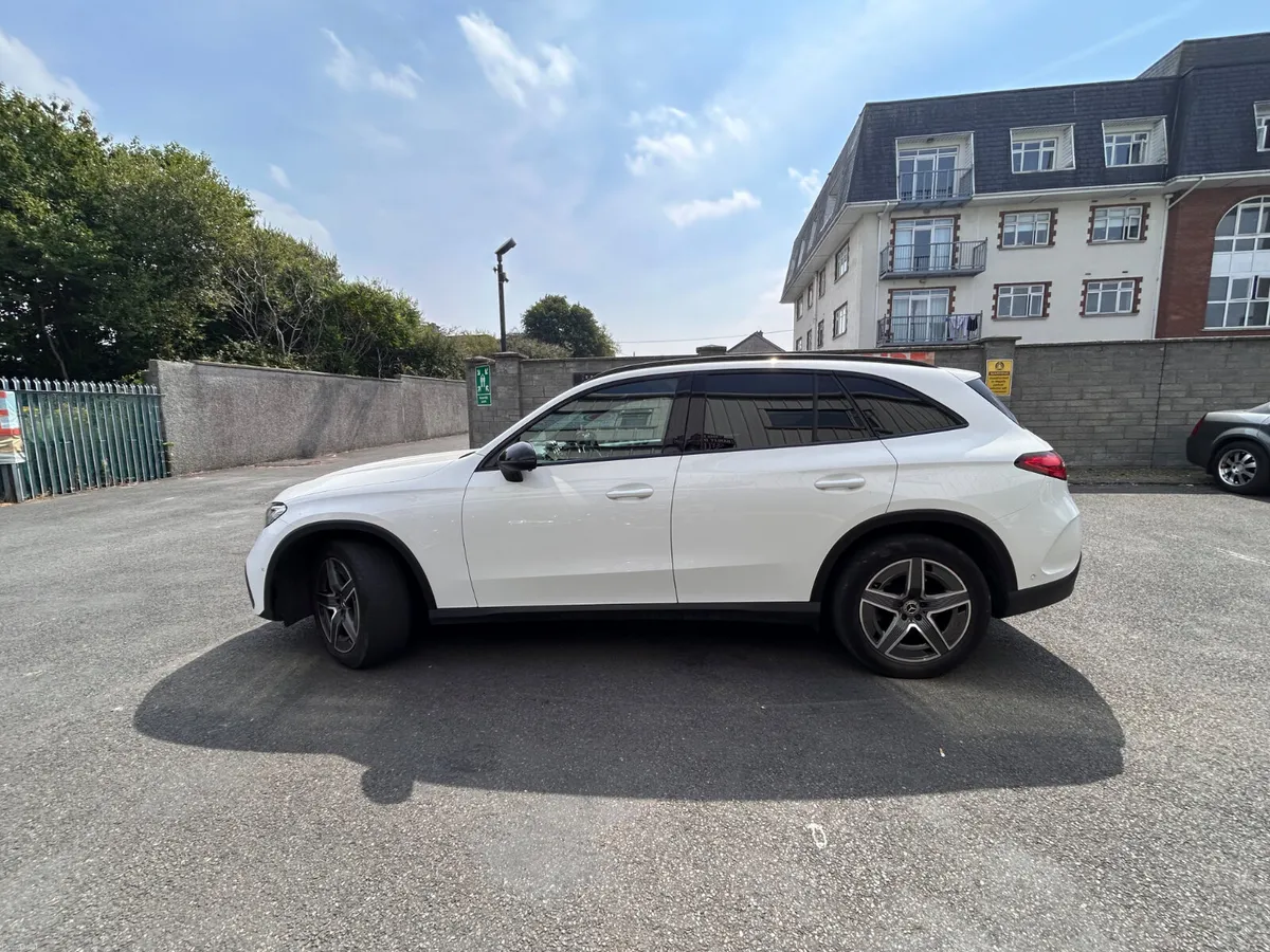 2023 Mercedes-Benz GLC220d - Image 5
