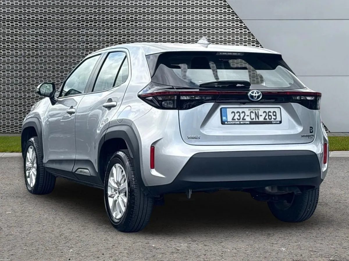 Toyota Yaris Cross 1.5 Hybrid CVT Luna - Image 3