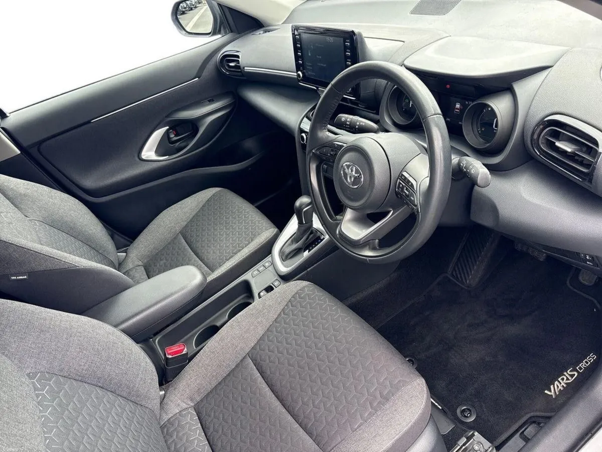 Toyota Yaris Cross 1.5 Hybrid CVT Luna - Image 5