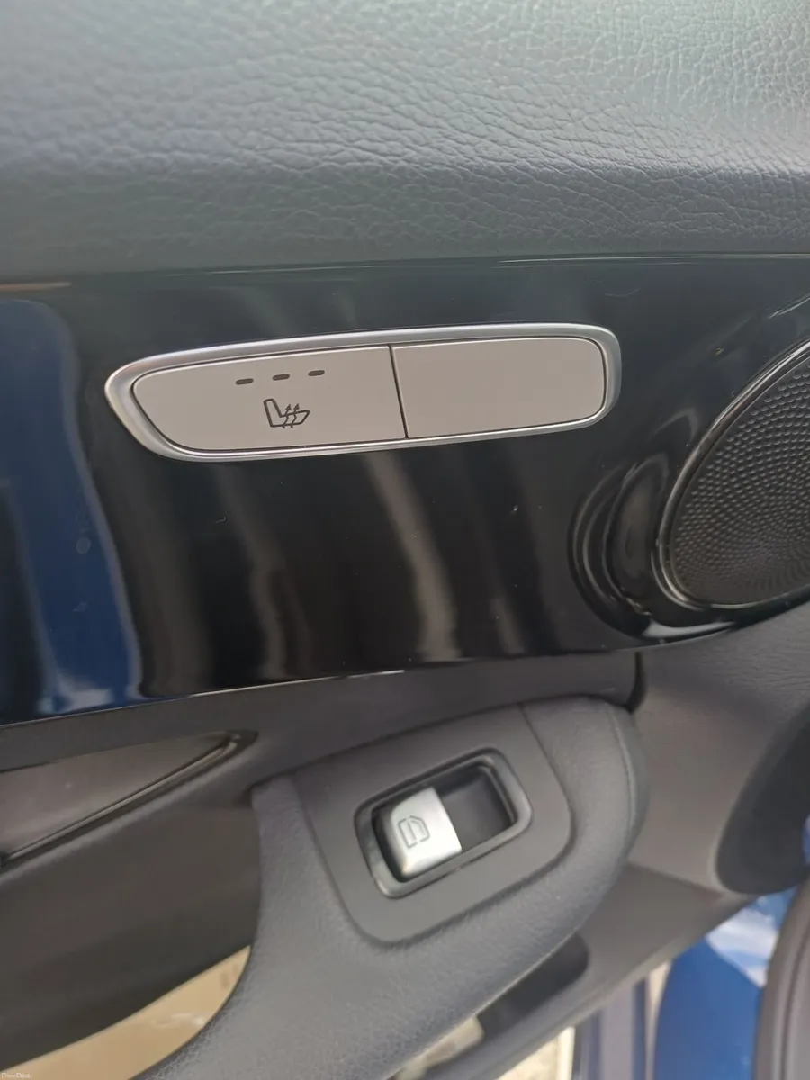 Mercedes-Benz C-Class 2019 - Image 5