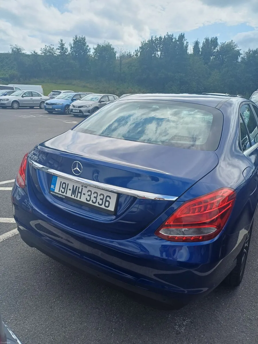 Mercedes-Benz C-Class 2019 - Image 6