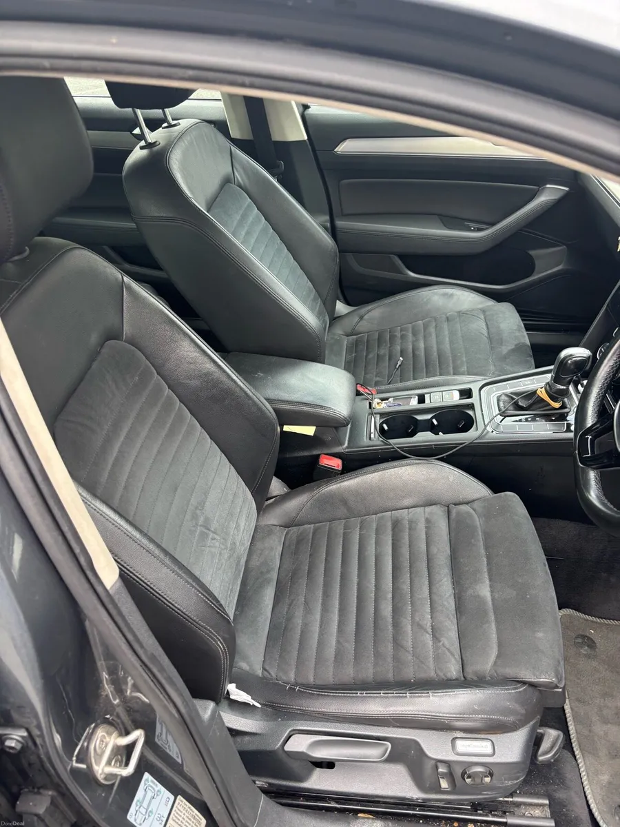 VW Passat auto - Image 4