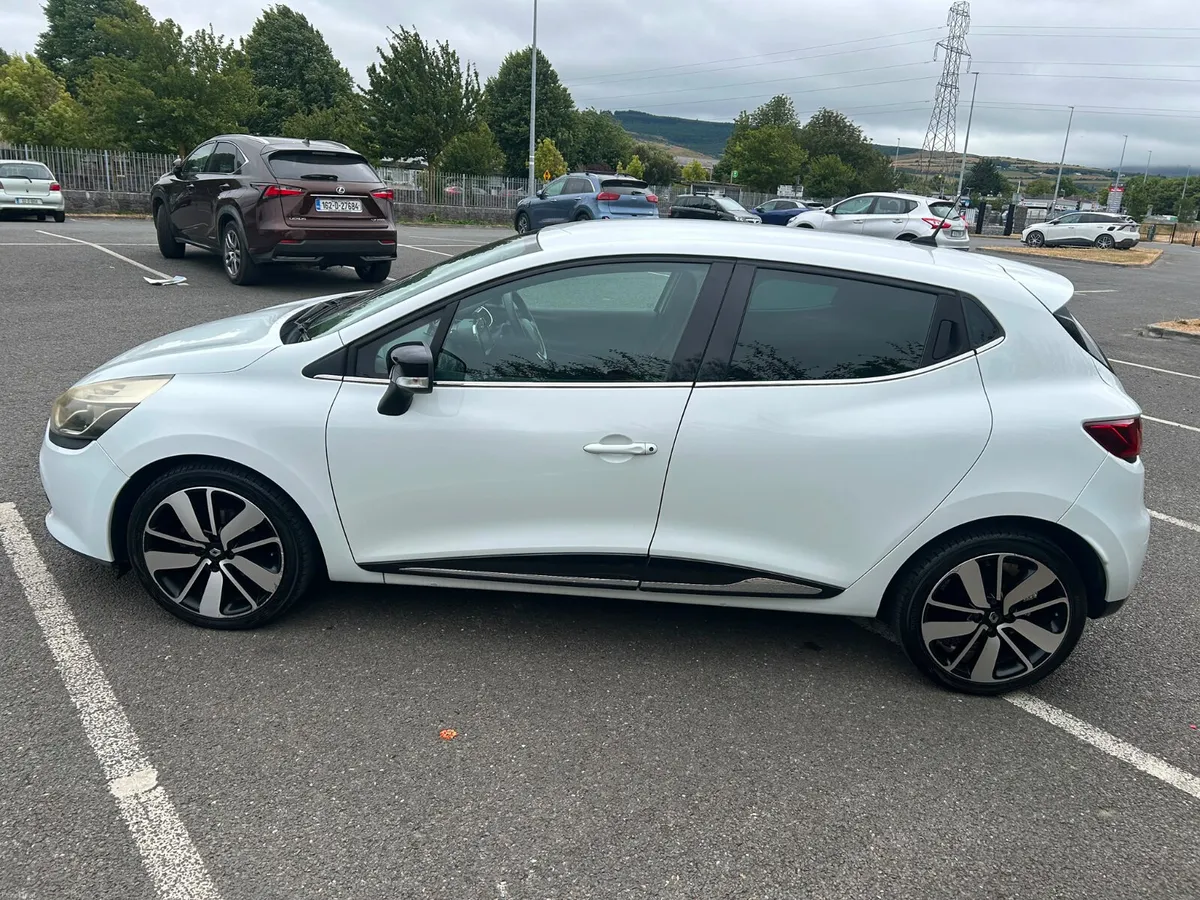 RENAULT CLIO 2015 PETROL AUTOMATIC - Image 6