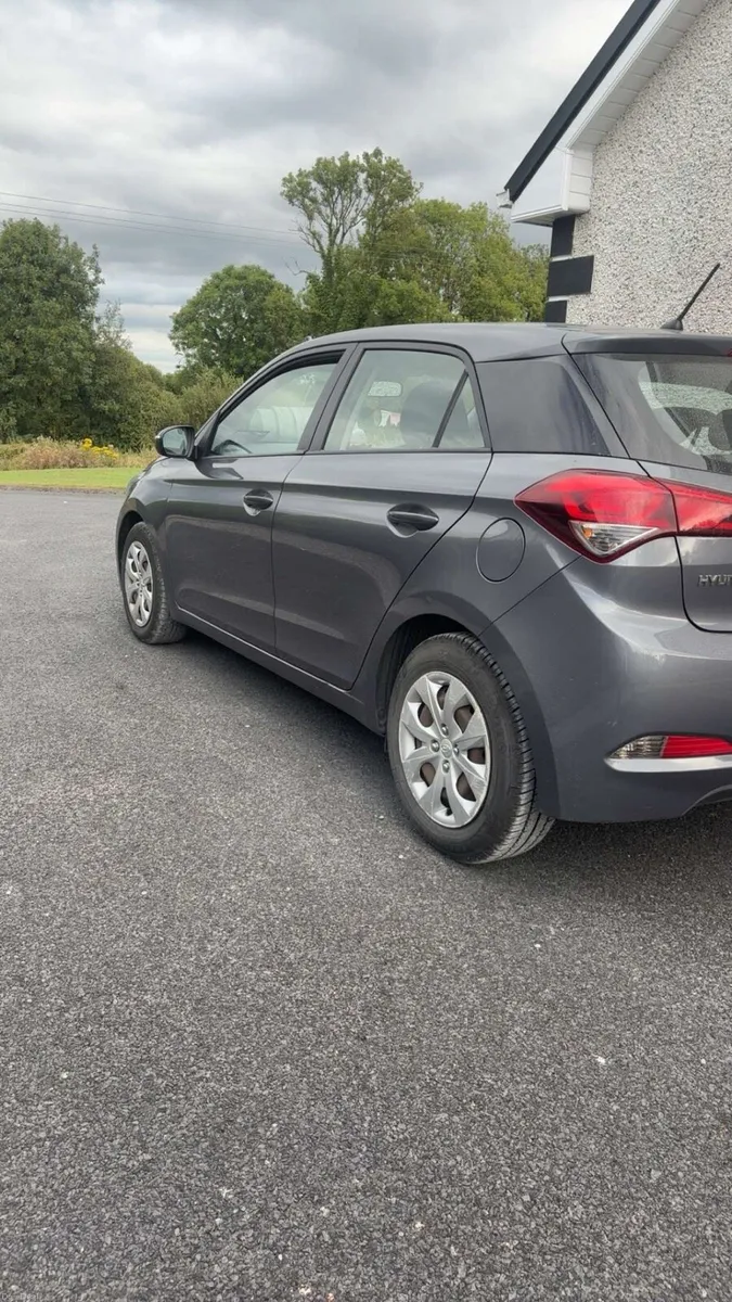 Hyundai i 20 - Image 3