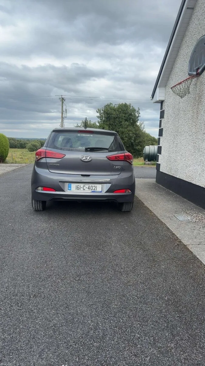 Hyundai i 20 - Image 4