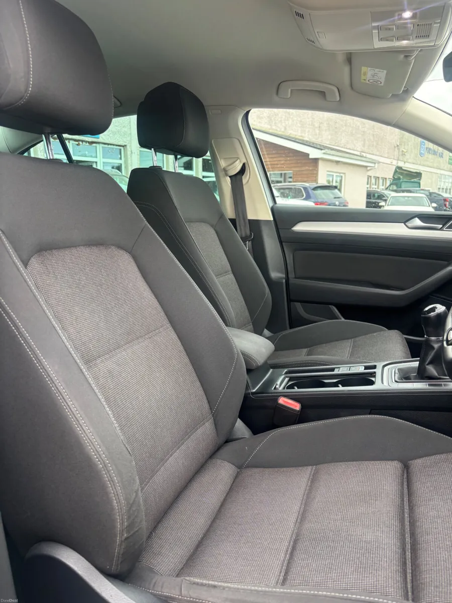 2017 Volkswagen Passat SE Business 1.6 TDI - Image 5