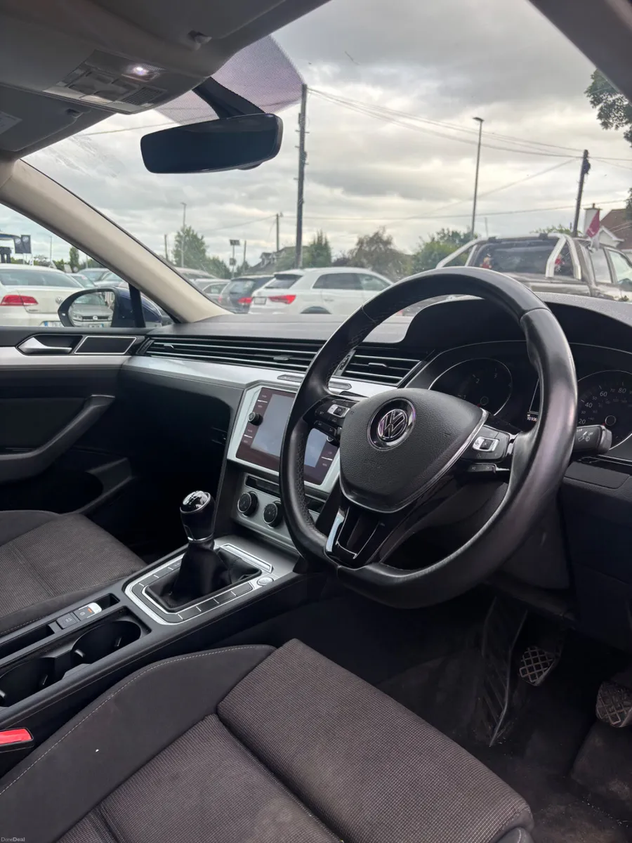 2017 Volkswagen Passat  SE Business 1.6 TDI - Image 5