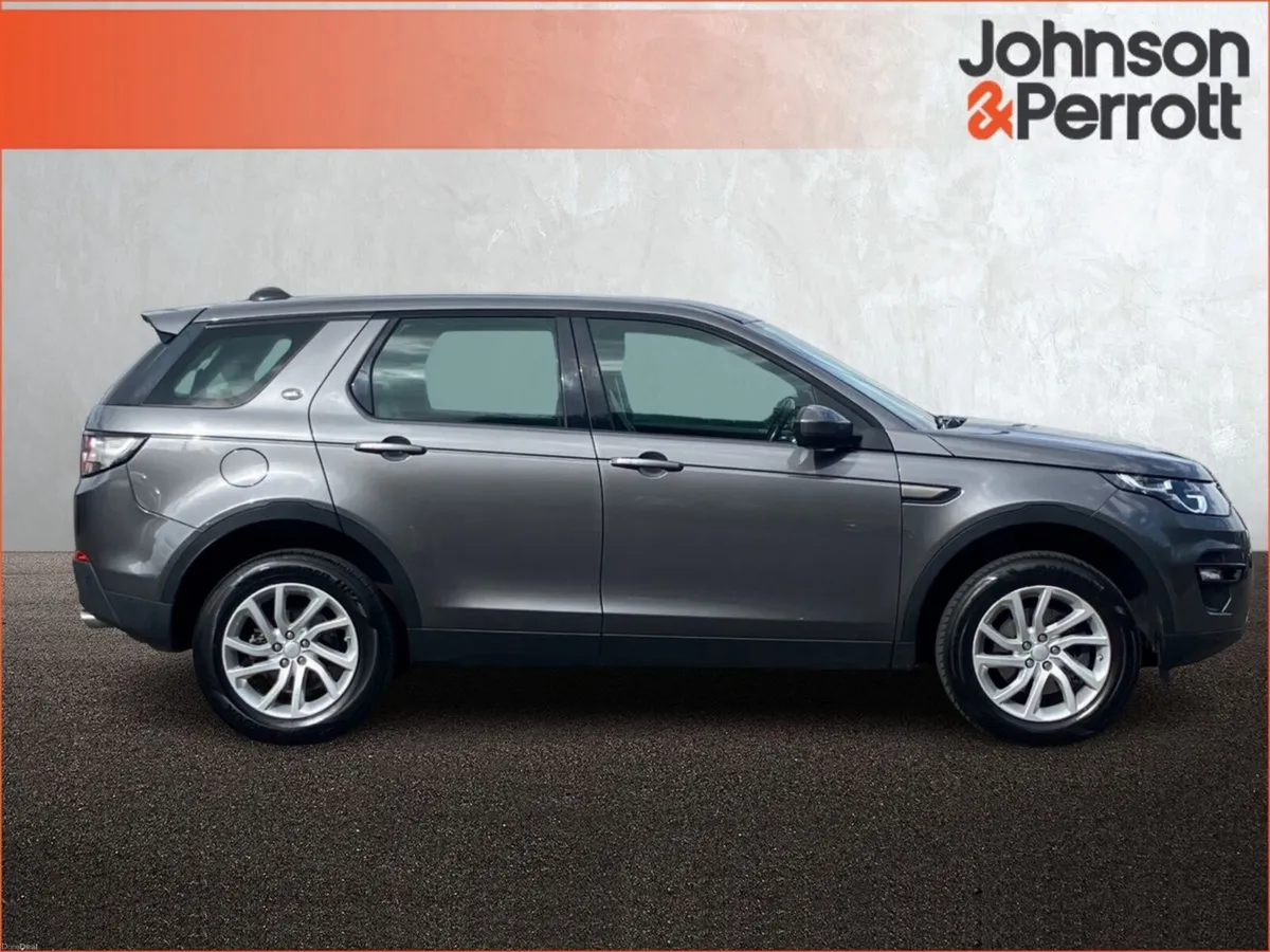 Land Rover Discovery Sport 2.0 TD4 150PS AUTO SE 7 - Image 6