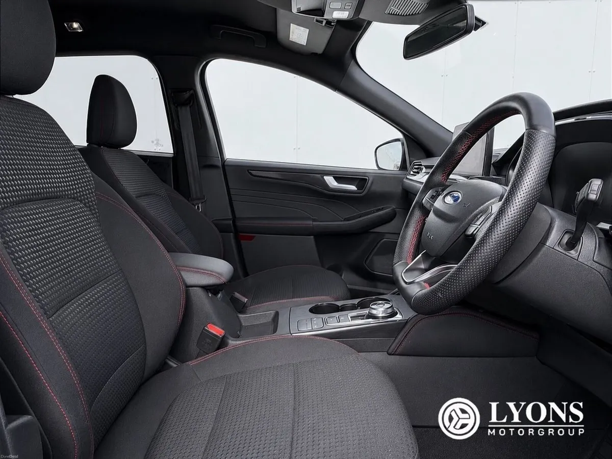 Ford Kuga 2.5 Duratec 225PS PHEV ST-Line Auto - Image 3