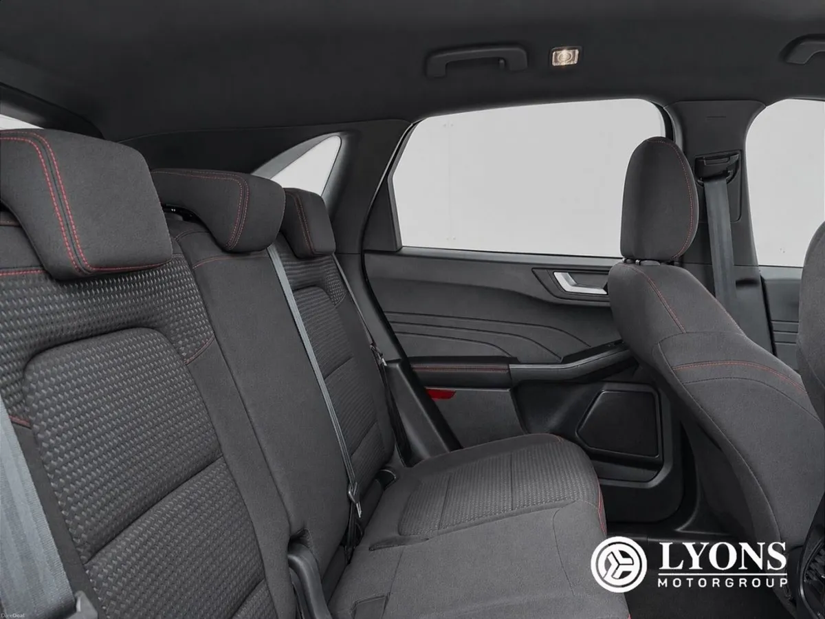 Ford Kuga 2.5 Duratec 225PS PHEV ST-Line Auto - Image 5