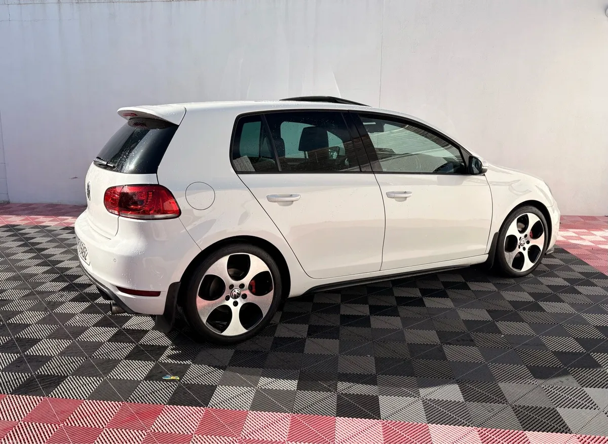 11 Vw golf gti 2.0 dsg - Image 5