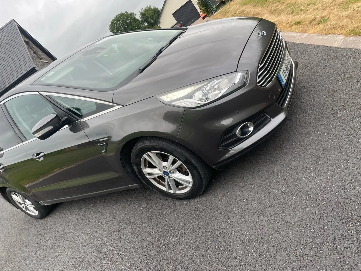 Ford s-max 2017 - Image 1