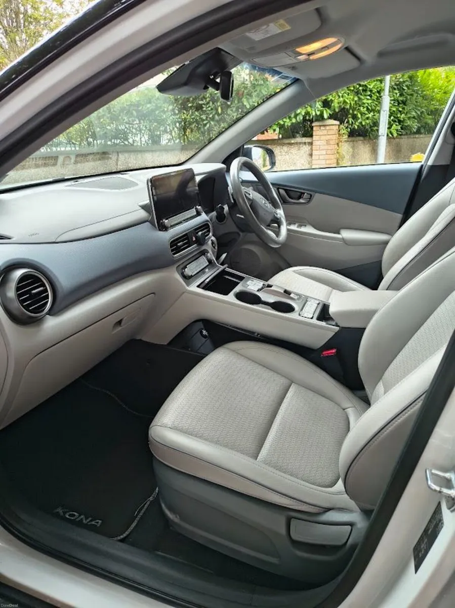 Hyundai KONA 2020 EV 64KW Premium 100% SOH - Image 5