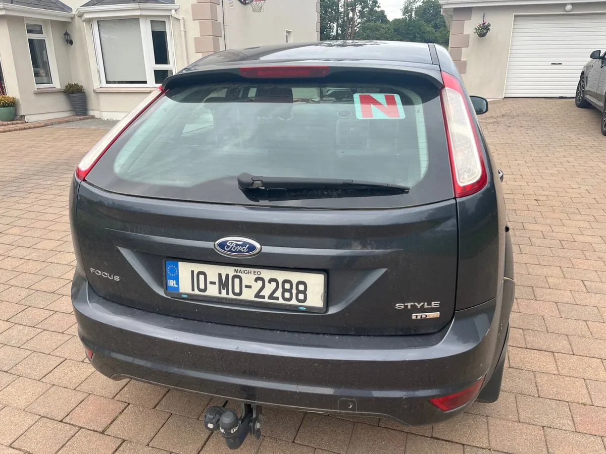 Ford Focus 2010 - Image 3