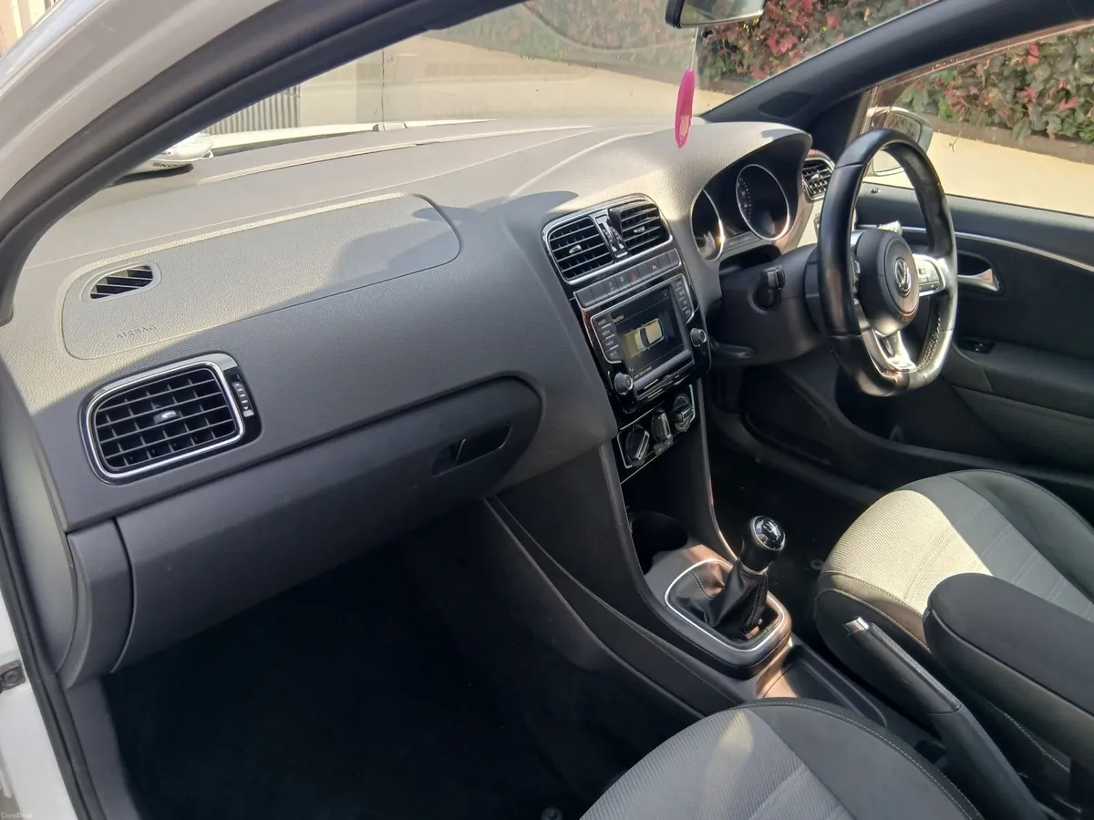Volkswagen Polo 2016 R Line - Image 4