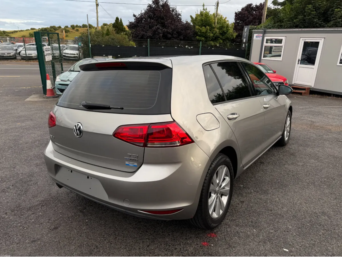 Volkswagen Golf 1.2 TSI AUTOMATIC - REVERSE CAMERA - Image 4