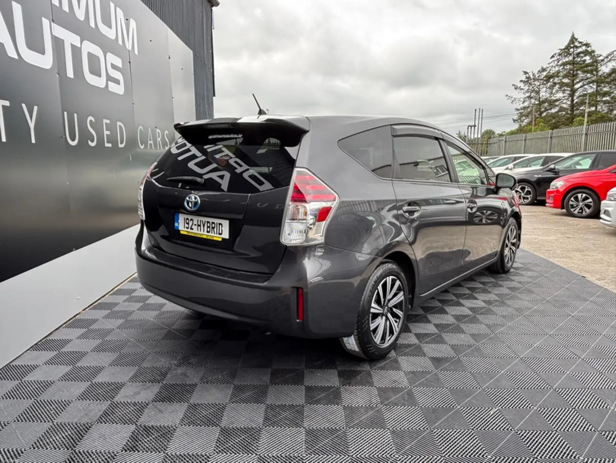 Toyota Prius Toyota Prius Alpha,1.8 self charging - Image 2