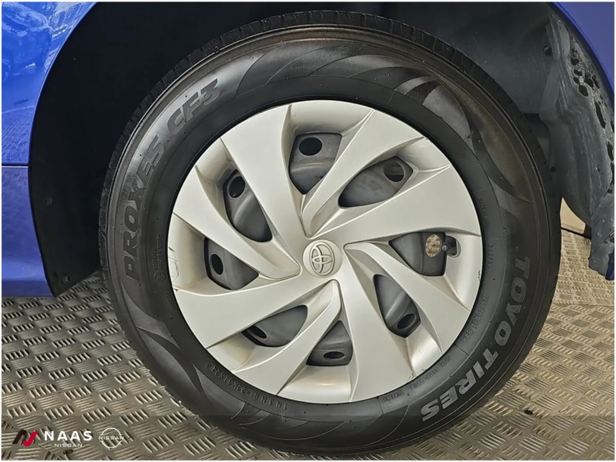 Toyota Yaris 1.0 LUNA - Image 6