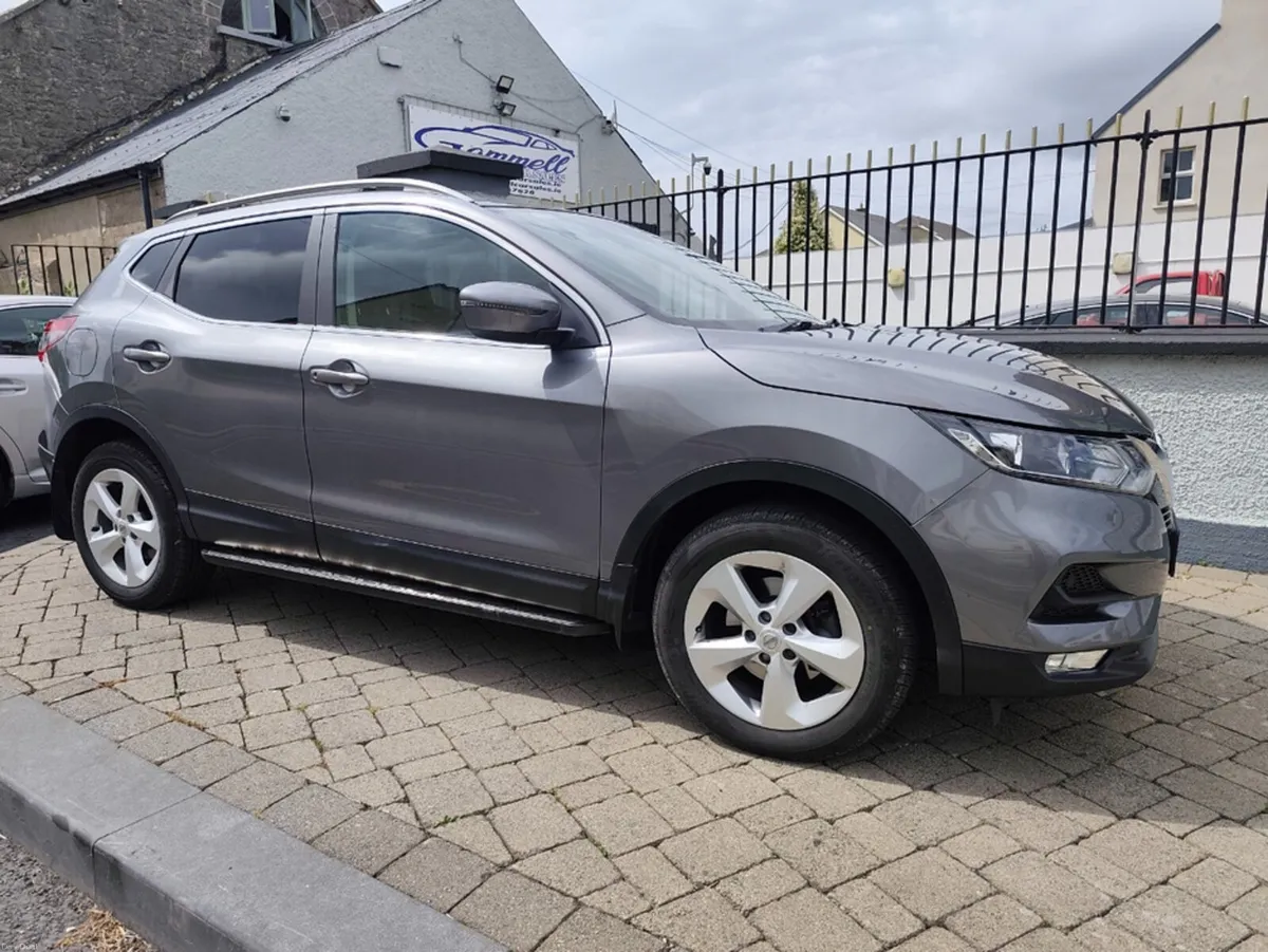 Nissan Qashqai 1.5 DSL SV MY19 4DR - Image 1