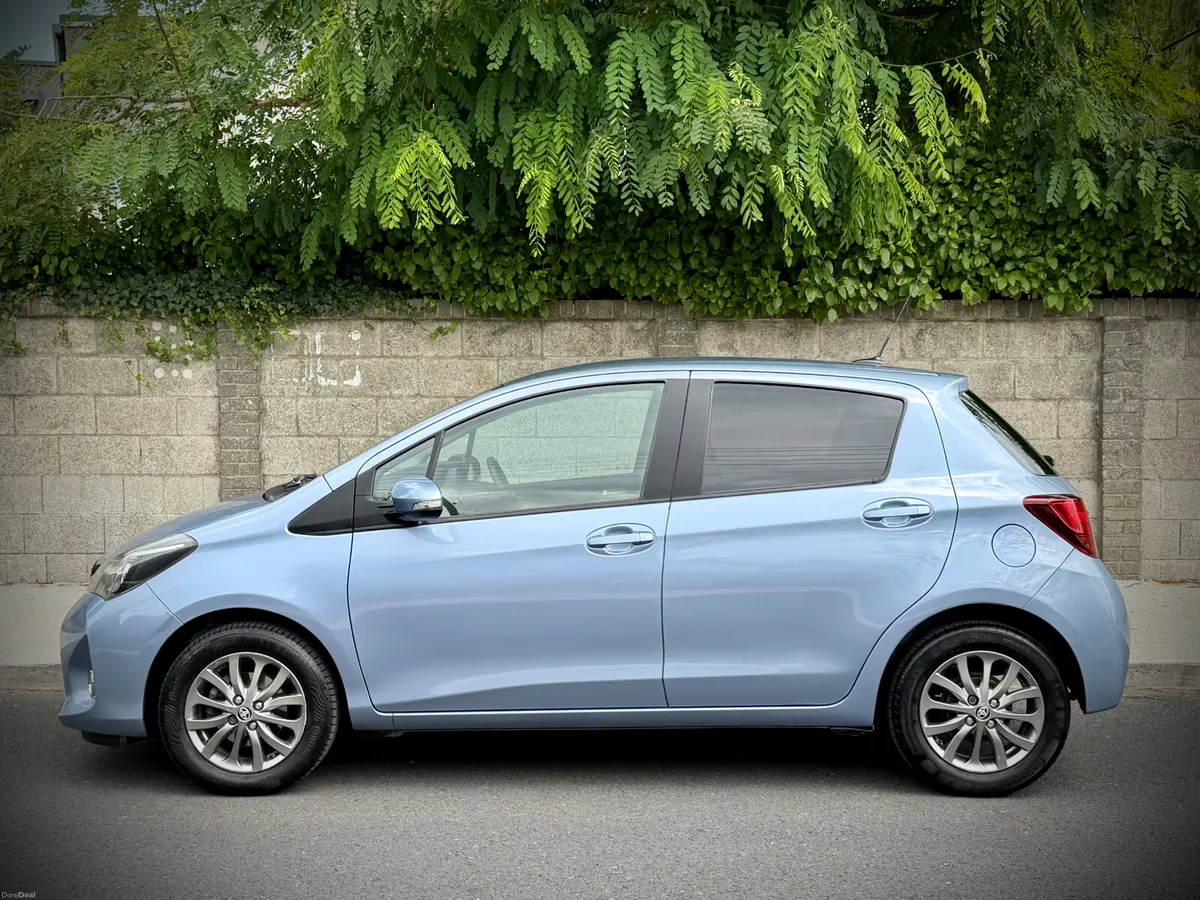 Toyota Yaris Petrol | Reversing camera. - Image 4