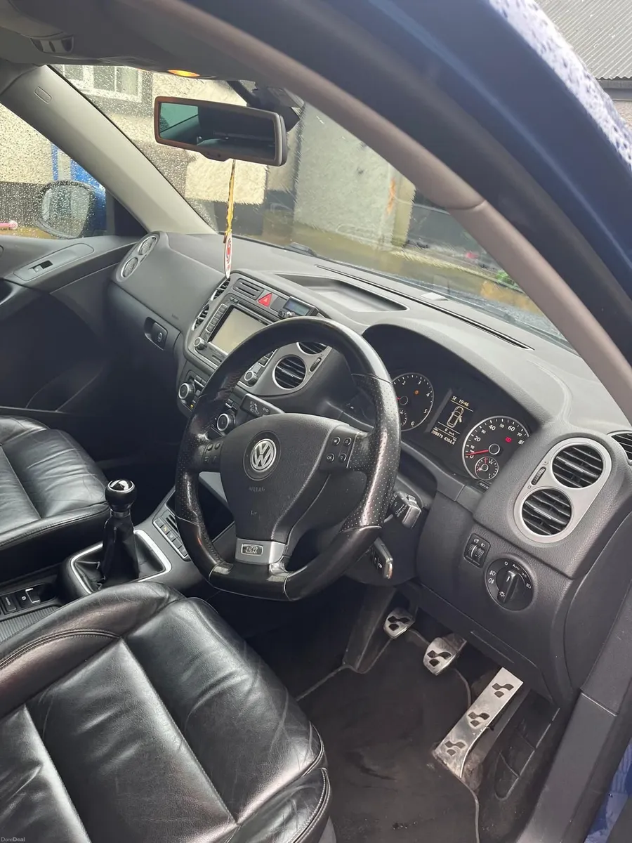 Volkswagen Tiguan 2010 - Image 6