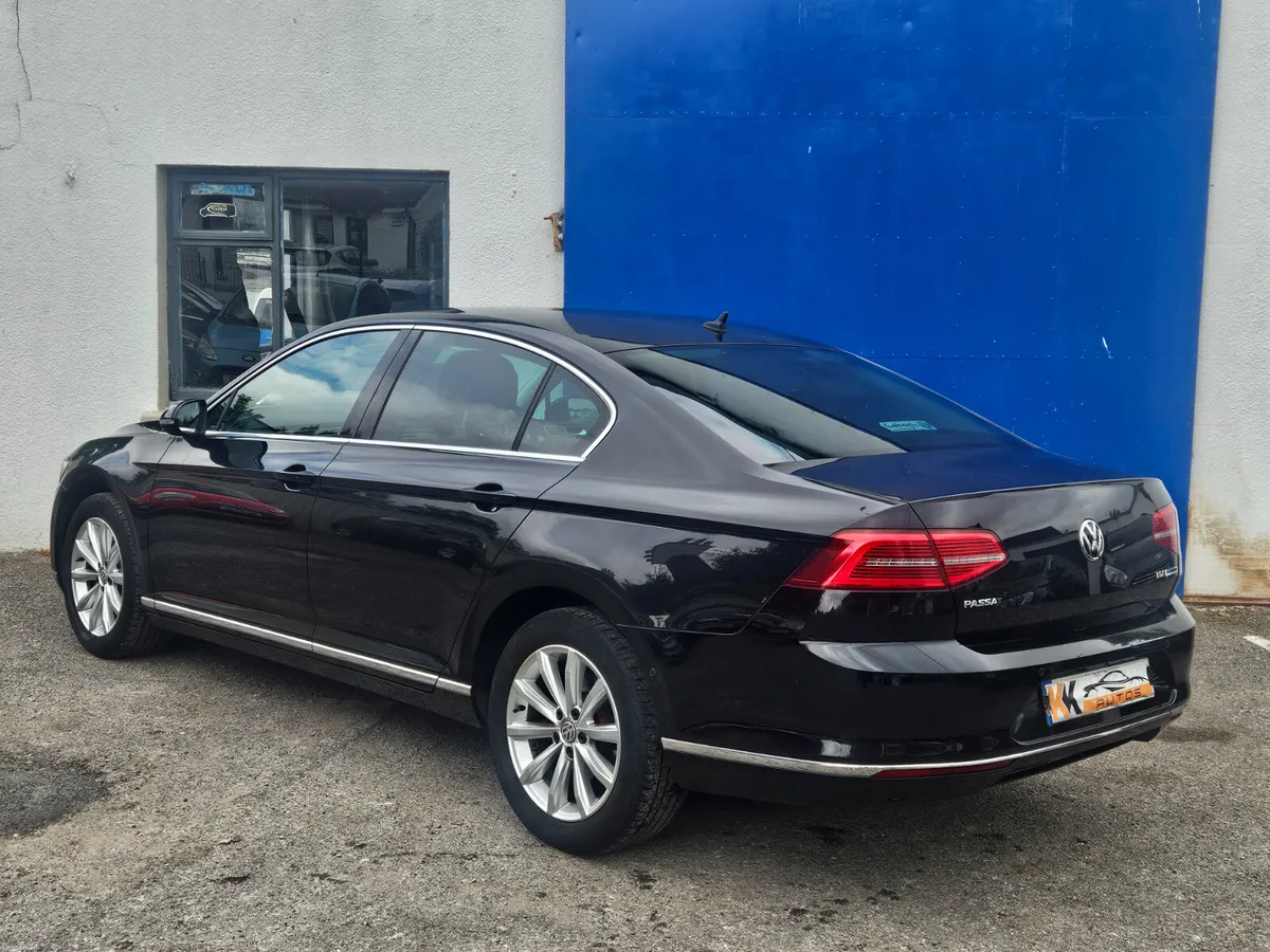 Volkswagen Passat  low mileage - Image 2
