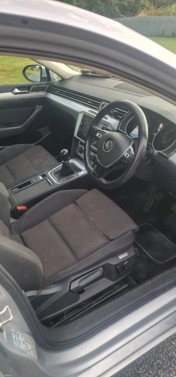 VW PASSAT 1.6 DIESEL - Image 5