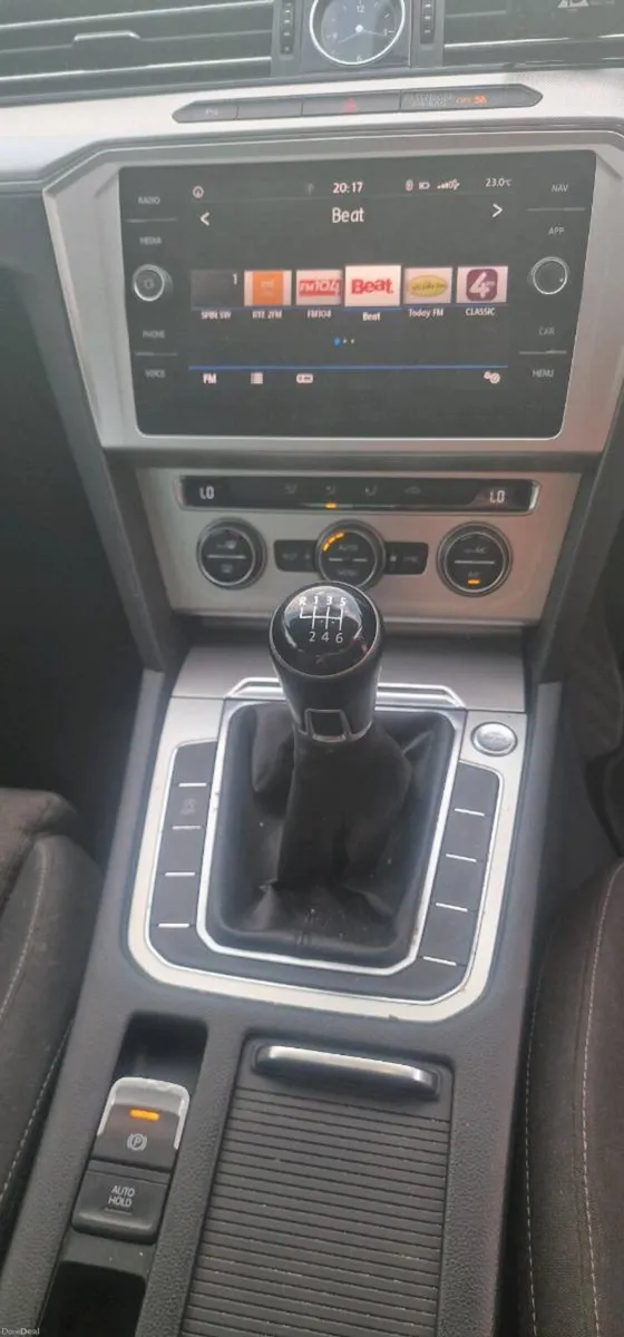 VW PASSAT 1.6 DIESEL - Image 6