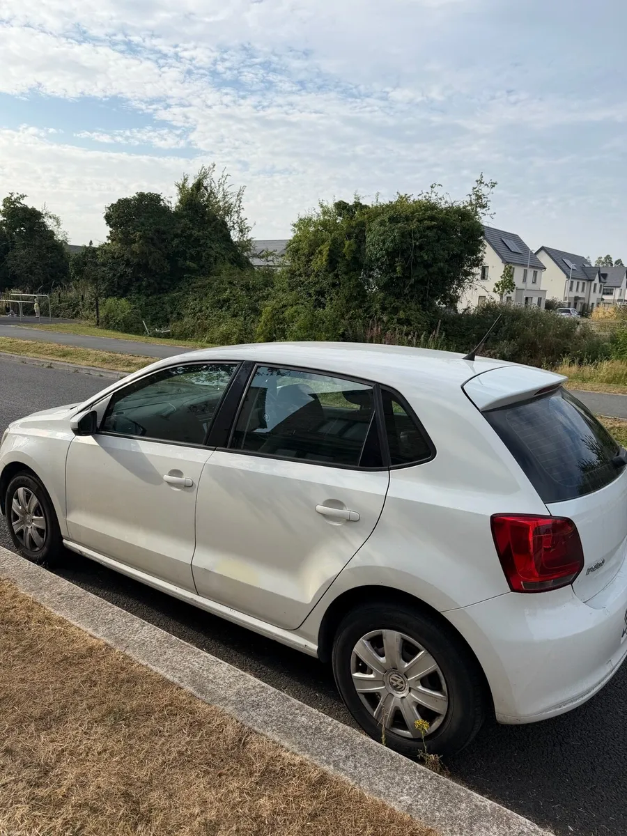 VW polo 2010 WITH APPLE CARPLAY(needs engine work) - Image 3