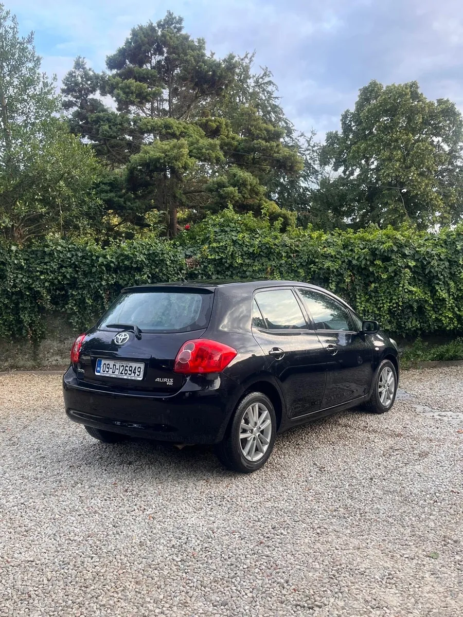 Toyota Auris Only 131,000 KMS NEW NCT 08/2027 - Image 3